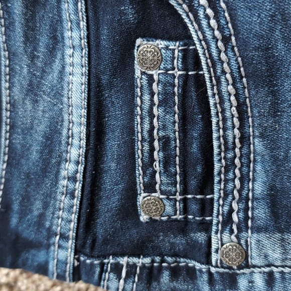 Suko Jean Shorts Embroidered Embellished Size 14 - Picture 6 of 9